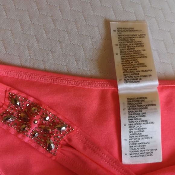 Bikini - Picture 5 of 6